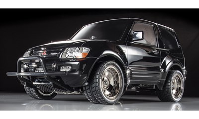 Mitsubishi Pajero Custom Lowrider Black Special